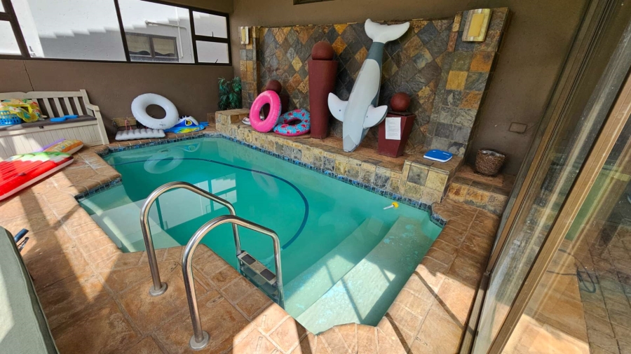 2 Bedroom Property for Sale in Kosmos North West